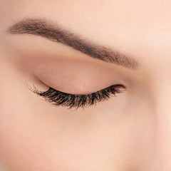 Ardell Invisiband Lashes Black - Demi Wispies (Model Shot B2)