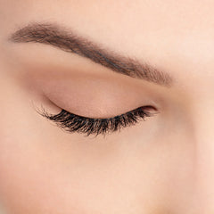 Ardell Demi Wispies Lashes Black (with DUO Glue) - Model Shot B2