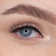 Ardell Naked Lashes - 421 (Model Shot)