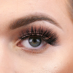 Doll Beauty Lashes - Samantha (Model Shot)