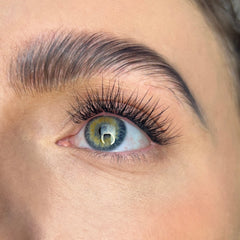 Kiss Falscara - Lengthening Wisps Multipack (Model Shot)