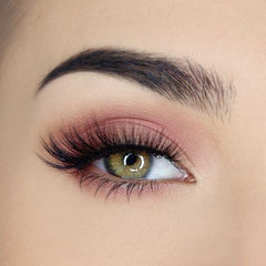 Unicorn Cosmetics 3D Faux Mink Lashes - Honey Bee (Model Shot 1)
