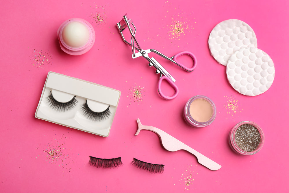 Magnetic vs Glue Lashes: The Pros and Cons