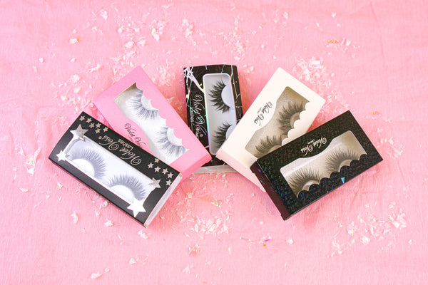 flatlay of violet voss false eyelashes 