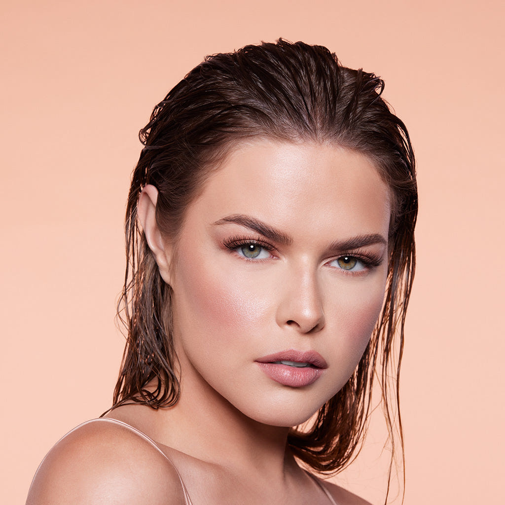 Ardell Naked Extensions Naked Trios (Model Shot 1)