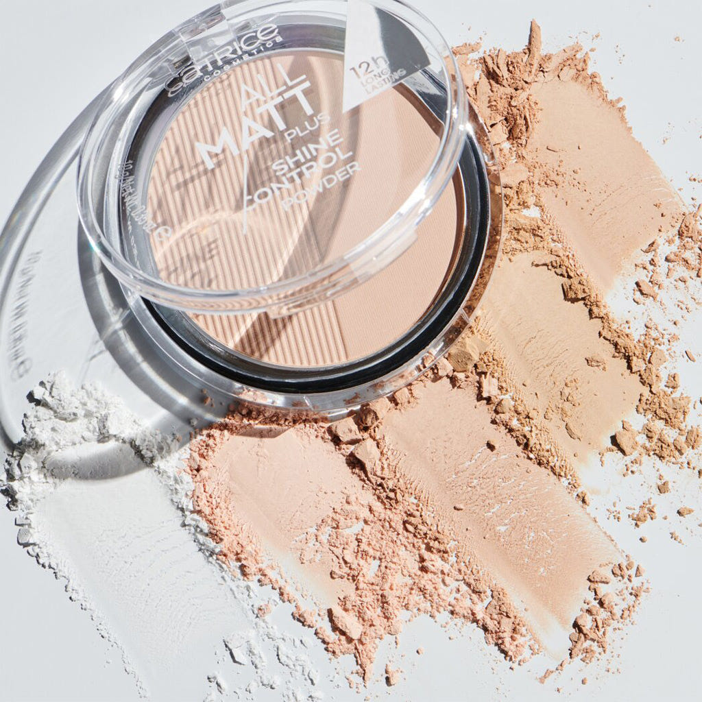 Catrice Cosmetics All Matt Plus Shine Control Powder 010 Transparent (10g) - Lifestyle Shot 1