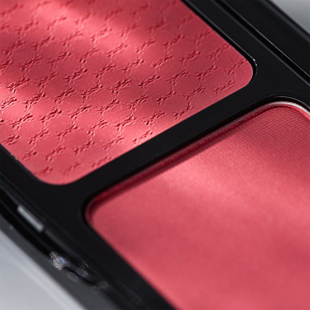Catrice Cosmetics Blush Affair Cream & Powder Palette (6g) - Lifestyle Shot 2 [010 Stunning Strawberry]