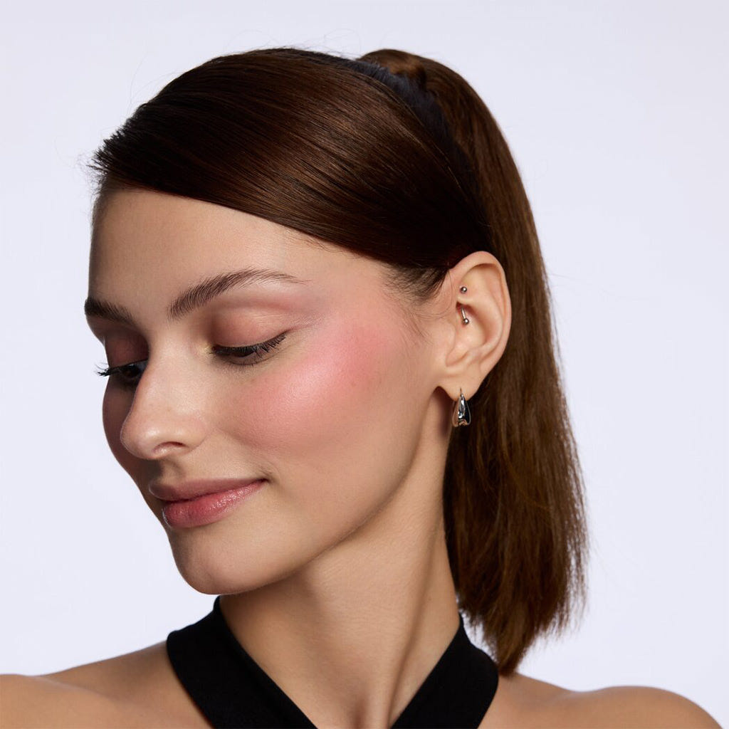 Catrice Cosmetics Blush Affair Cream & Powder Palette (6g) - Model Shot 6 [020 Pleasing Pink]