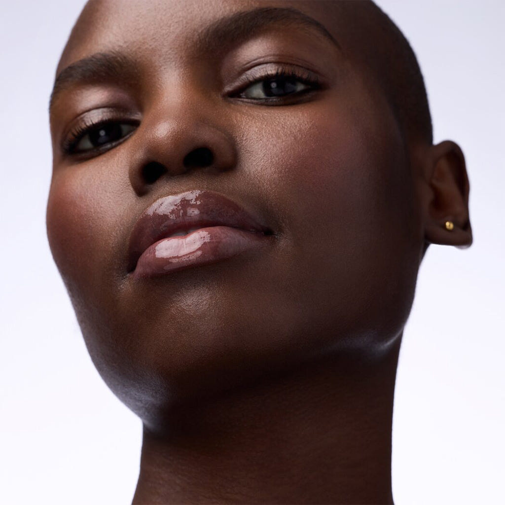 Catrice Cosmetics Butter Drippin' Glossy Lip Balm (10ml) - Model Shot 5 [010 Pink Lemon Squeezin']