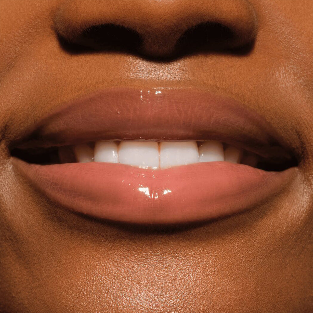 Catrice Cosmetics Butter Drippin' Glossy Lip Balm (10ml) - Model Shot 2 [020 Maple Latte]