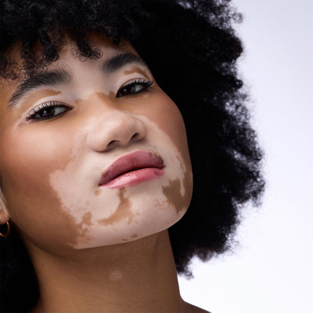 Catrice Cosmetics Butter Drippin' Glossy Lip Balm (10ml) - Model Shot 4 [030 Butter Together]