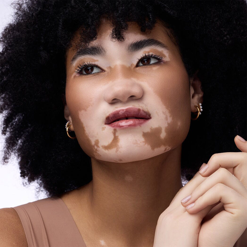 Catrice Cosmetics Butter Drippin' Glossy Lip Balm (10ml) - Model Shot 4 [040 Bisou Bisou]