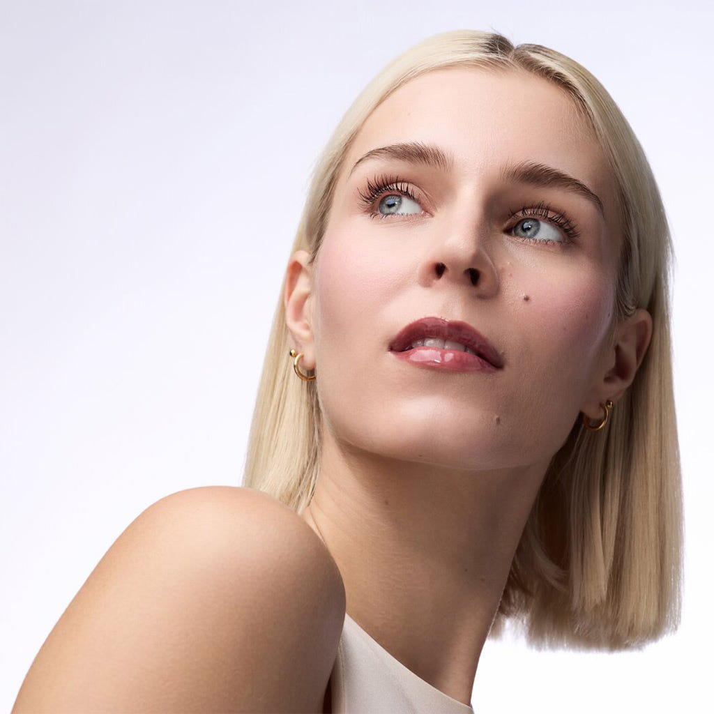 Catrice Cosmetics Butter Drippin' Glossy Lip Balm (10ml) - Model Shot 6 [040 Bisou Bisou]