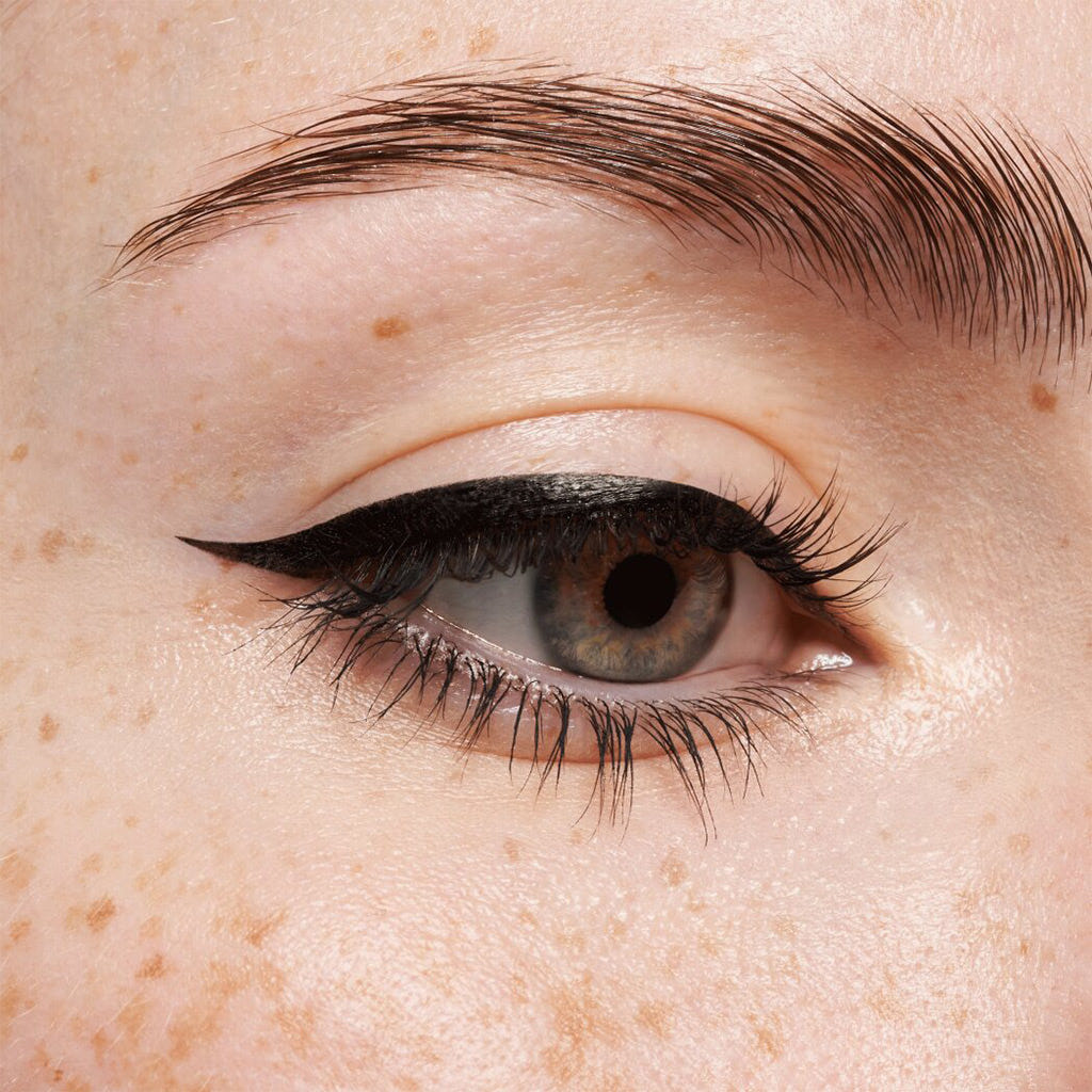 Catrice Cosmetics Calligraph Pro Precise 24h Matt Liner Waterproof (1.2ml) - Model Shot 2 