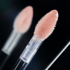 Catrice Cosmetics Diamond Glaze Lip Gloss (3ml) - Lifestyle Shot 1 [020 Poppin' Glitters]