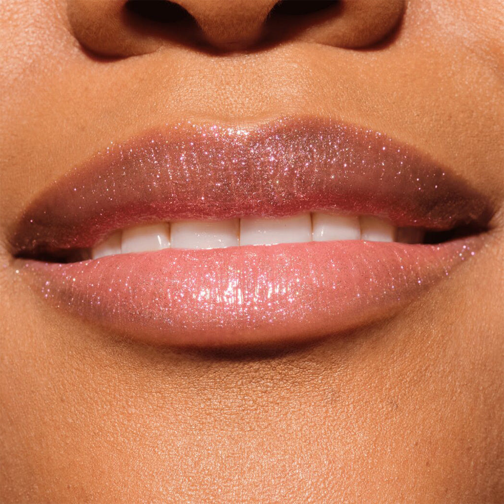 Catrice Cosmetics Diamond Glaze Lip Gloss (3ml) - Model Shot 1 [040 Diamonds Made Me Do It]