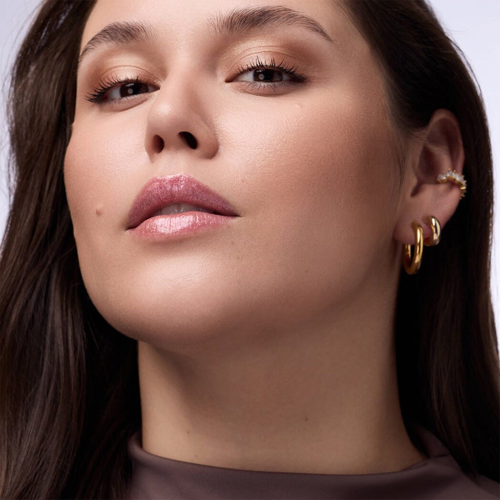 Catrice Cosmetics Diamond Glaze Lip Gloss (3ml) - Model Shot 3 [040 Diamonds Made Me Do It]