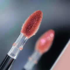 Catrice Cosmetics Diamond Glaze Lip Gloss (3ml) - Lifestyle Shot 1 [040 Diamonds Made Me Do It]