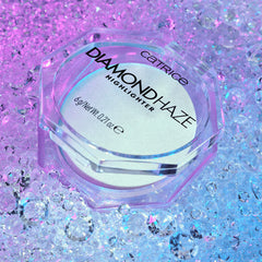 Catrice Cosmetics Diamond Haze Highlighter 010 Gimme Glitter (6g) - Lifestyle Shot 2