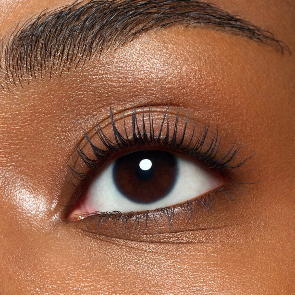 Catrice Cosmetics Glam & Doll Tinted Primer Mascara Base (10ml) - Model Shot 2