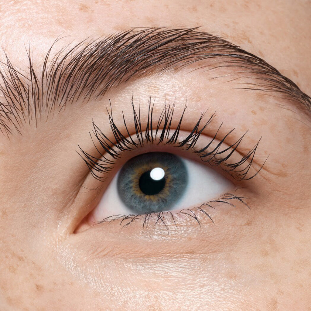 Catrice Cosmetics Glam & Doll Tinted Primer Mascara Base (10ml) - Model Shot 3