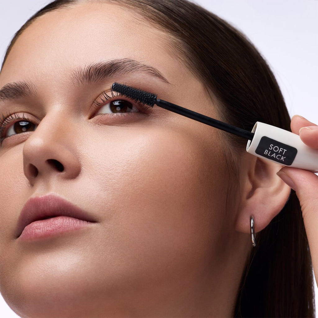 Catrice Cosmetics Glam & Doll Tinted Primer Mascara Base (10ml) - Model Shot 5
