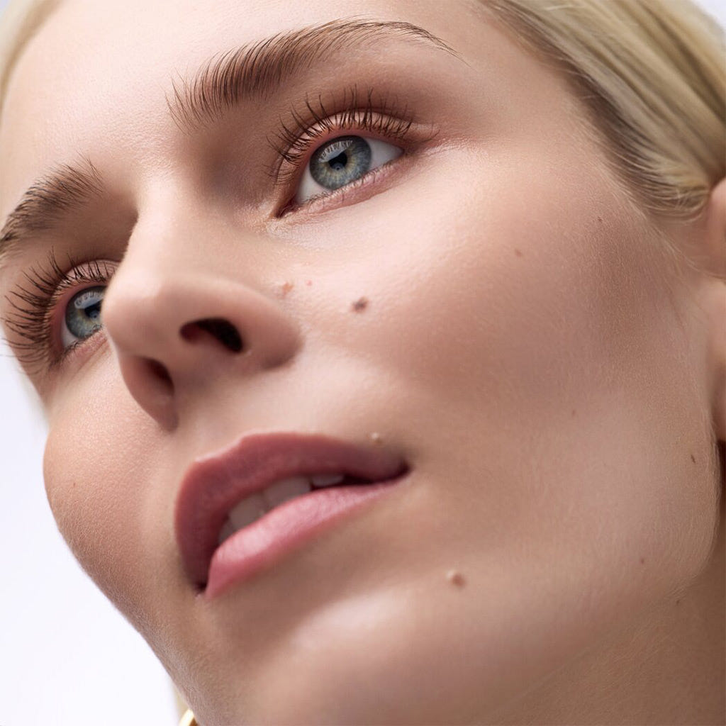 Catrice Cosmetics Glam & Doll Volume Brown Mascara Waterproof (10ml) - Model Shot 5