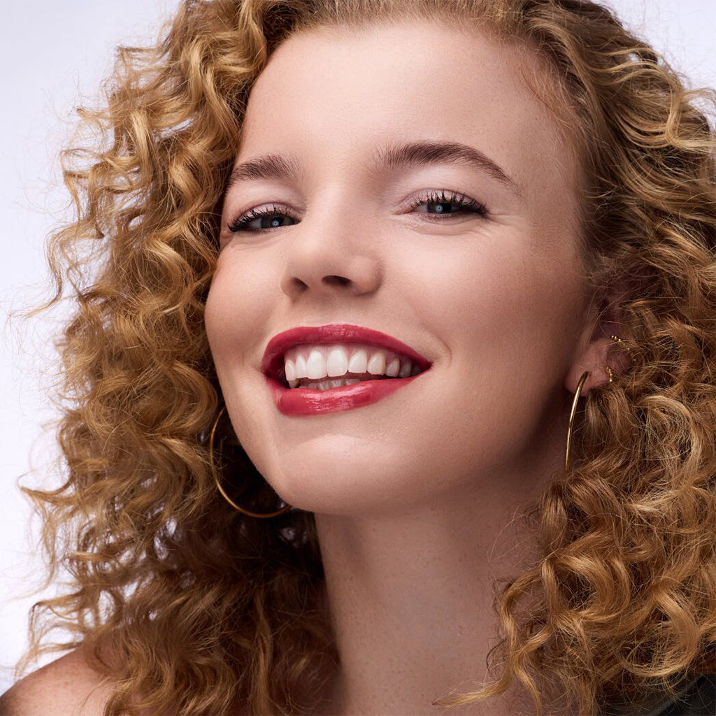 Catrice Cosmetics Glass Like Dewy Lip Tint (3ml) - Model Shot 4 [030 Happy Lips Happy Life]
