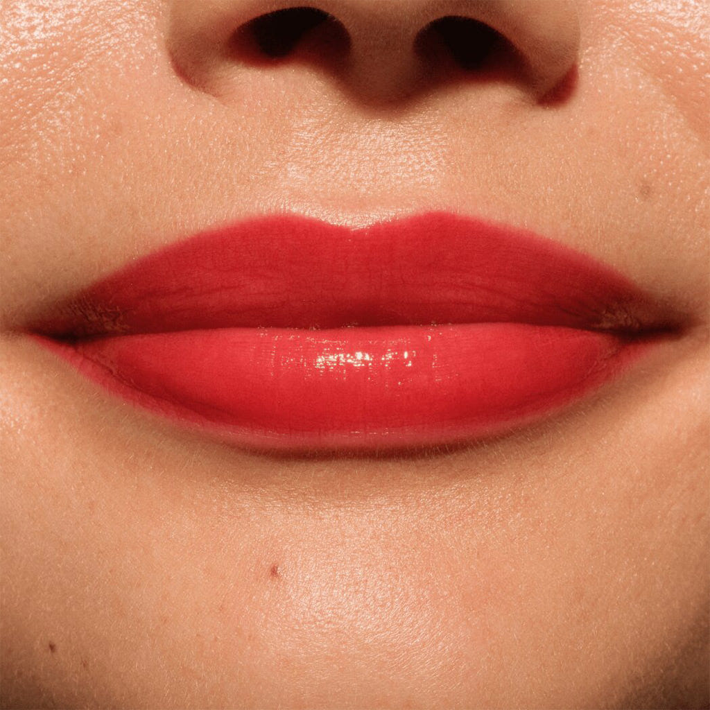 Catrice Cosmetics Glass Like Dewy Lip Tint (3ml) - Model Shot 2 [060 The Happy Choice]