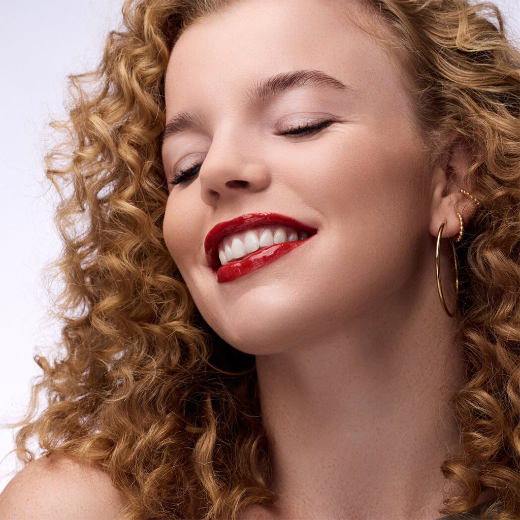 Catrice Cosmetics Glass Like Dewy Lip Tint (3ml) - Model Shot 4 [060 The Happy Choice]