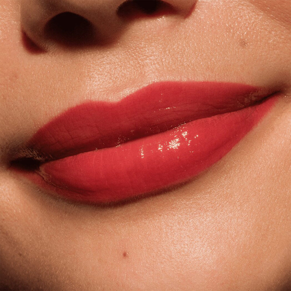 Catrice Cosmetics Glass Like Dewy Lip Tint (3ml) - Model Shot 2 [080 Watch Out - It's Hot]