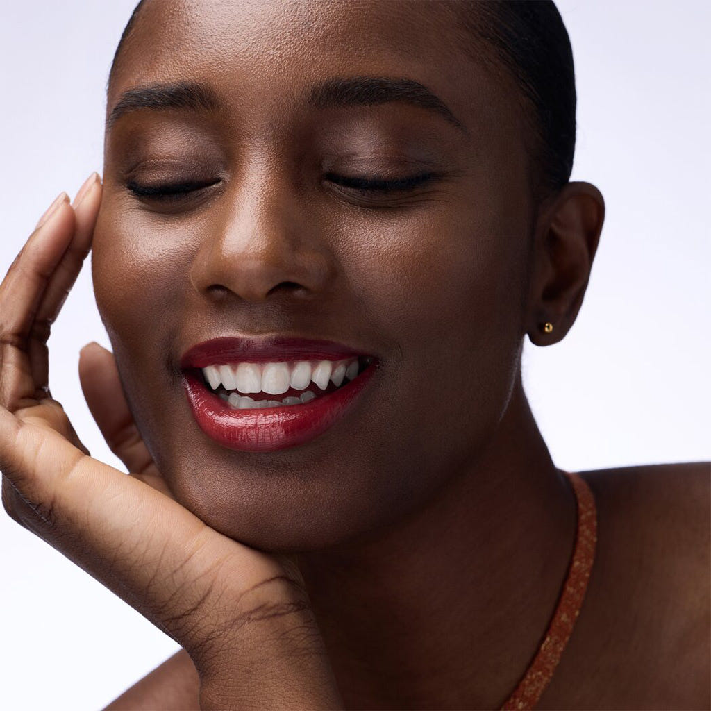 Catrice Cosmetics Glass Like Dewy Lip Tint (3ml) - Model Shot 3 [080 Watch Out - It's Hot]