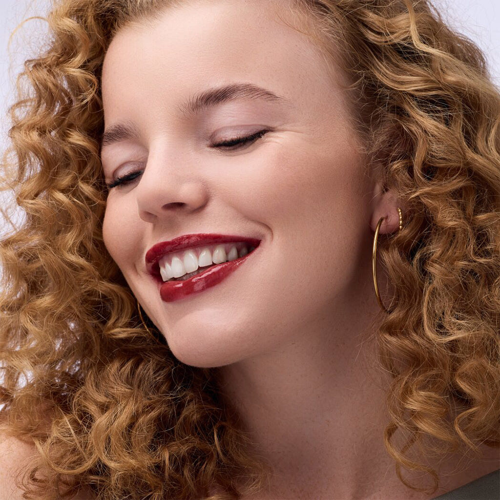Catrice Cosmetics Glass Like Dewy Lip Tint (3ml) - Model Shot 4 [080 Watch Out - It's Hot]