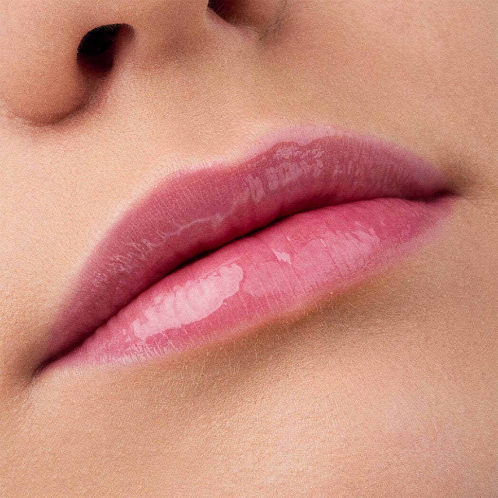 Catrice Cosmetics Glossin' Glow Tinted Lip Oil (4ml) - Model Shot 3 [010 Keep It Juicy]