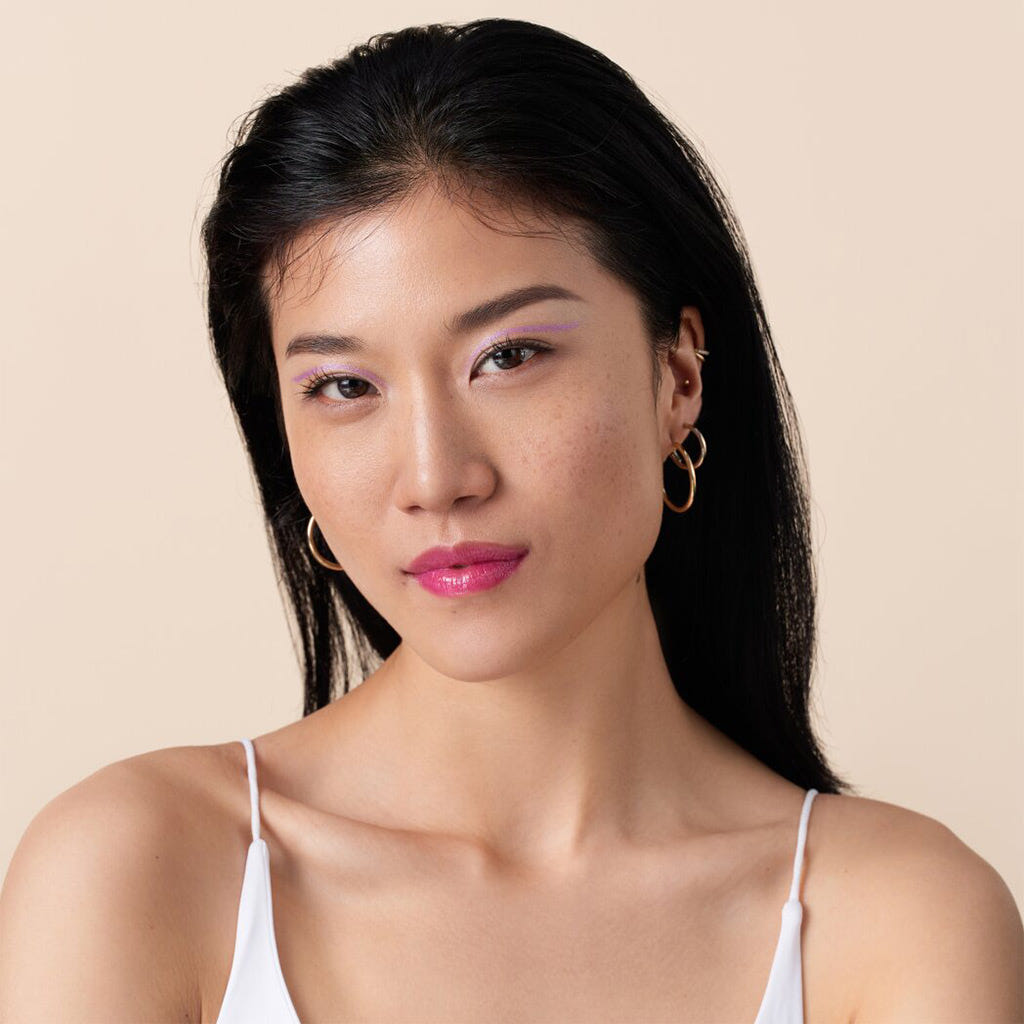 Catrice Cosmetics Glossin' Glow Tinted Lip Oil (4ml) - Model Shot 5 [020 Drama Mama]