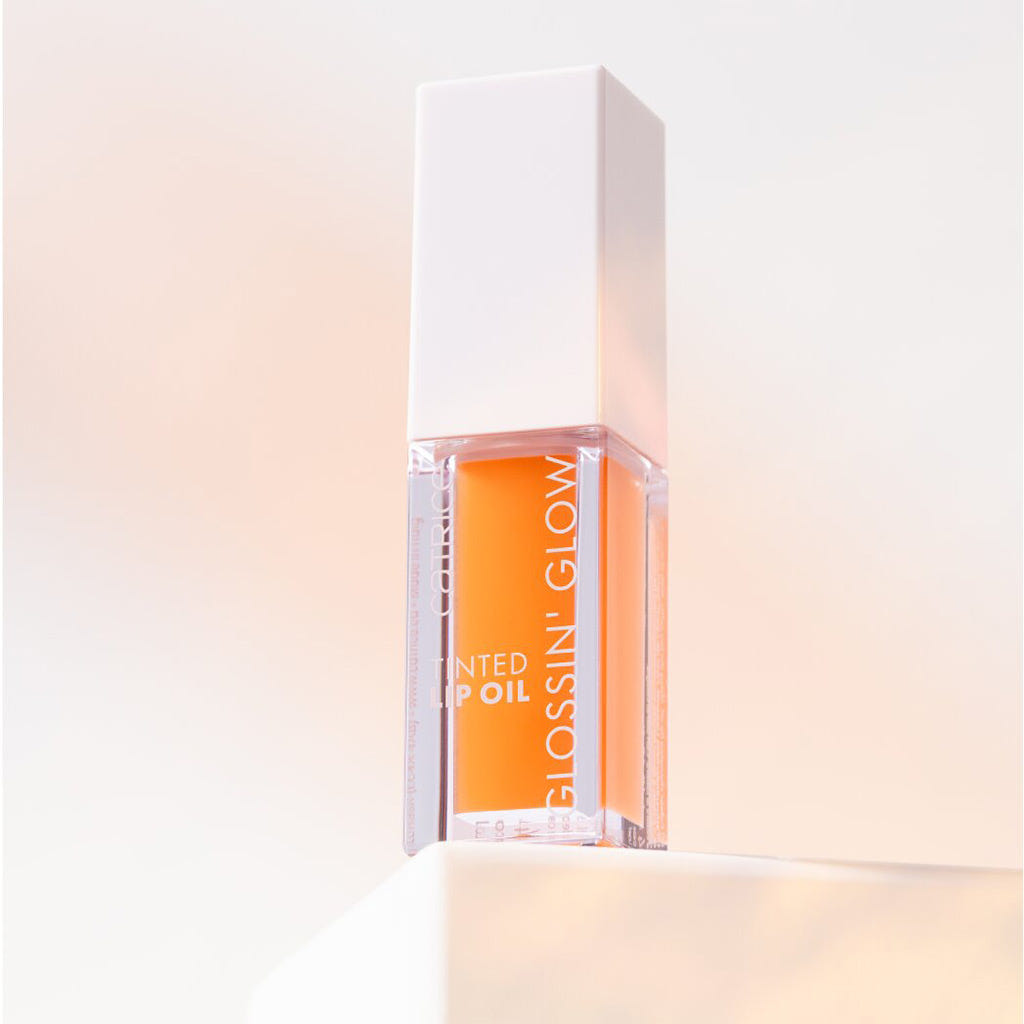 Catrice Cosmetics Glossin' Glow Tinted Lip Oil (4ml) - Lifestyle Shot 1 [030 Glow For The Show]