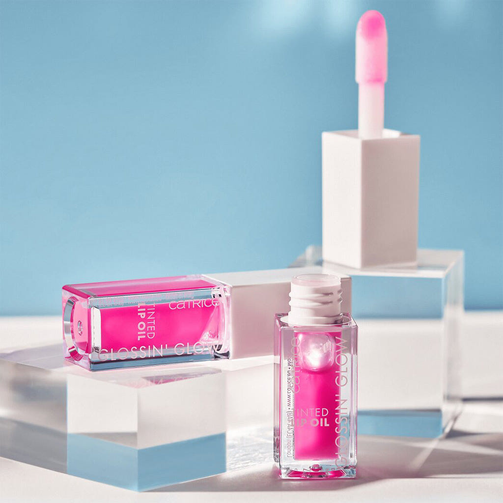 Catrice Cosmetics Glossin' Glow Tinted Lip Oil (4ml) - Lifestyle Shot [040 Glossip Girl]