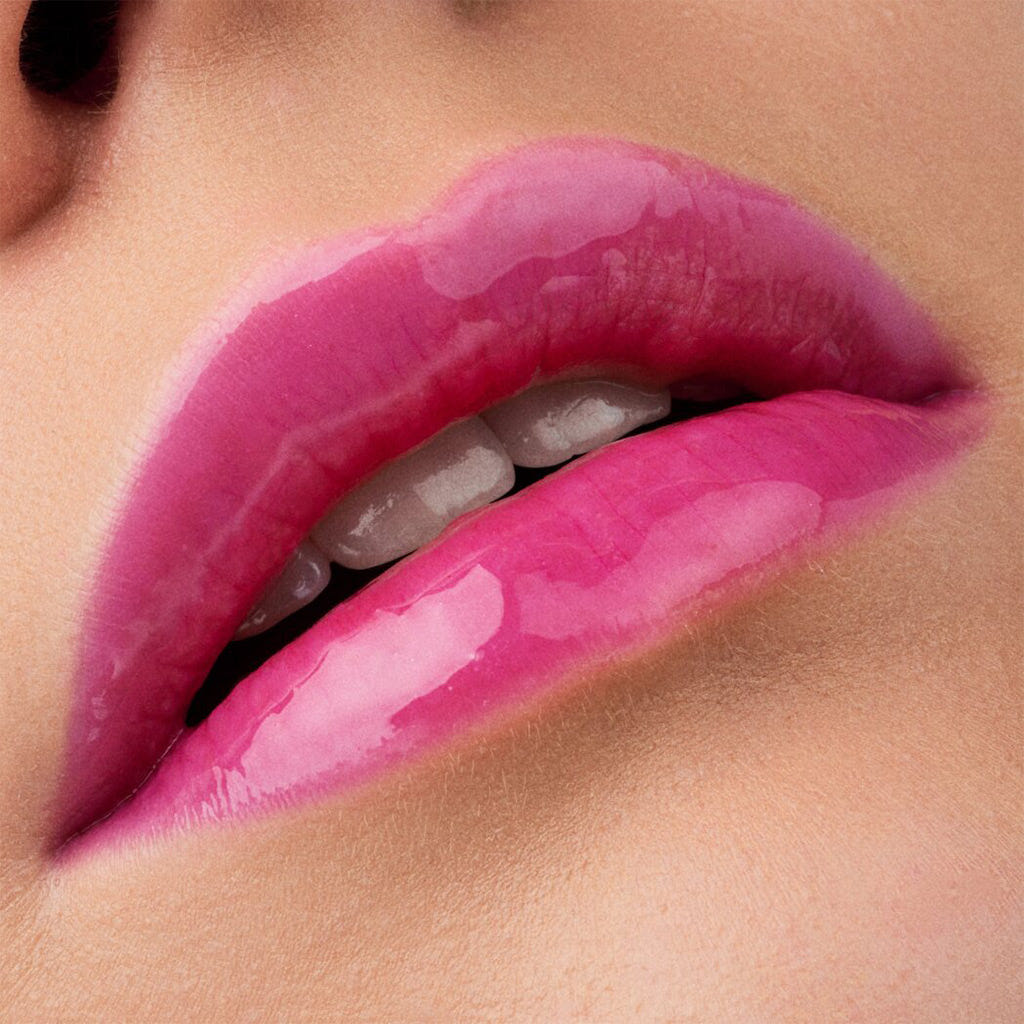 Catrice Cosmetics Glossin' Glow Tinted Lip Oil (4ml) - Model Shot 4 [040 Glossip Girl]