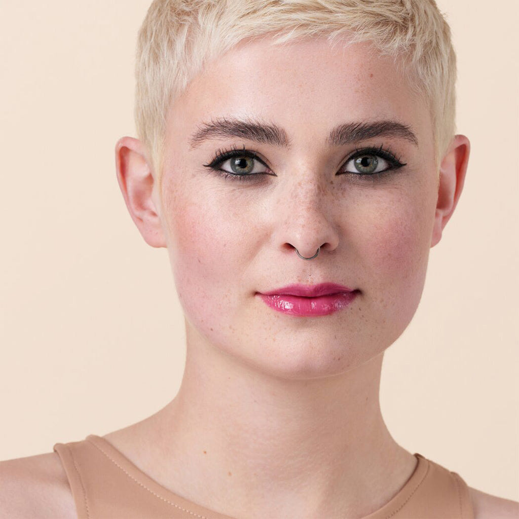 Catrice Cosmetics Glossin' Glow Tinted Lip Oil (4ml) - Model Shot 7 [040 Glossip Girl]