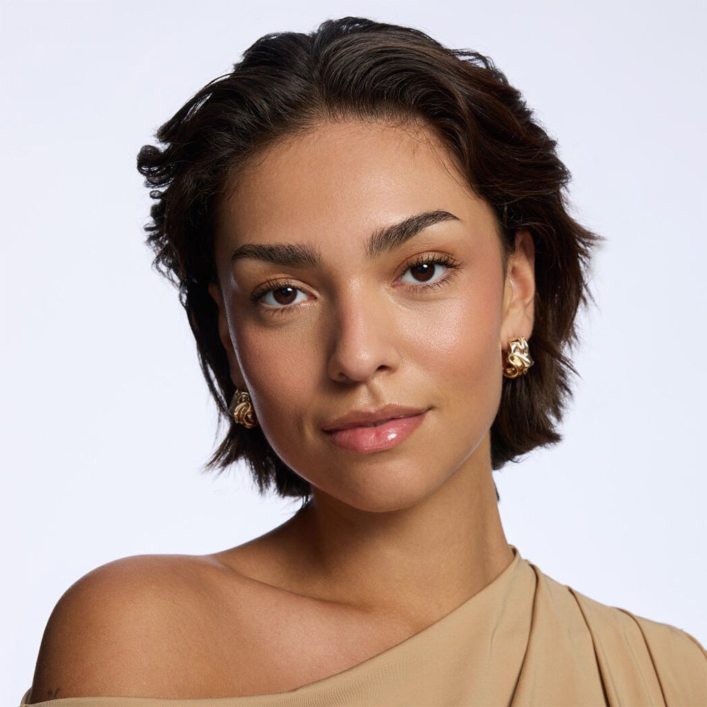 Catrice Cosmetics Glossin' Glow Tinted Lip Oil (4ml) - Model Shot 8 [060 Party Crasher]