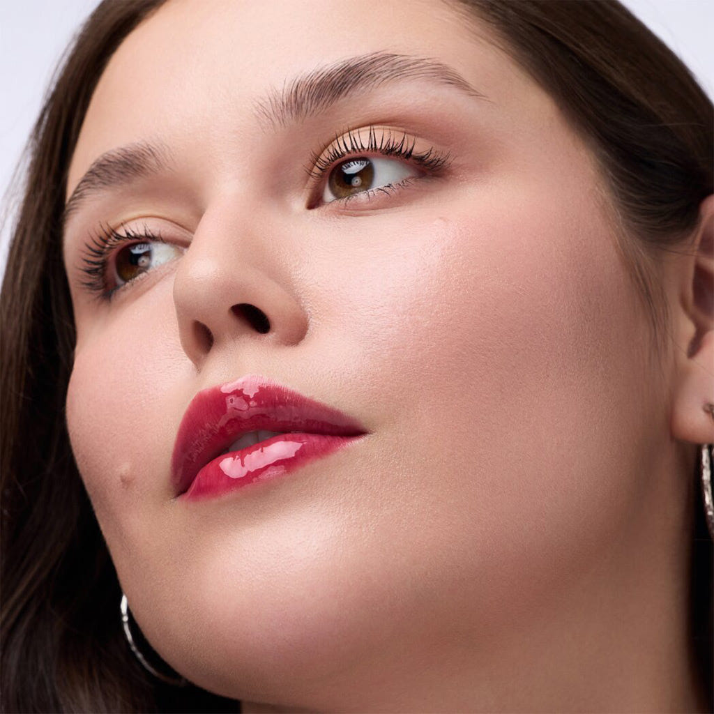 Catrice Cosmetics Glossin' Glow Tinted Lip Oil (4ml) - Model Shot 3 [070 Make A Move]