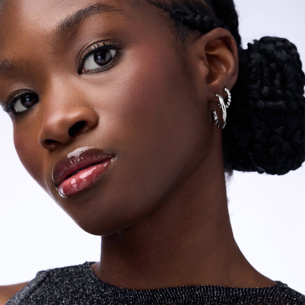Catrice Cosmetics Glossin' Glow Tinted Lip Oil (4ml) - Model Shot 4 [070 Make A Move]