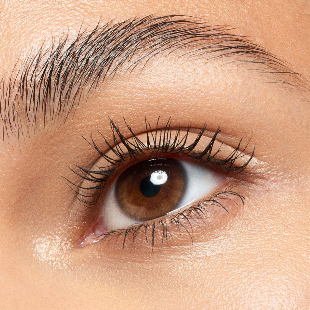 Catrice Cosmetics Lash Brow Designer Shaping And Conditioning Mascara Gel (6ml) - Model Shot 2