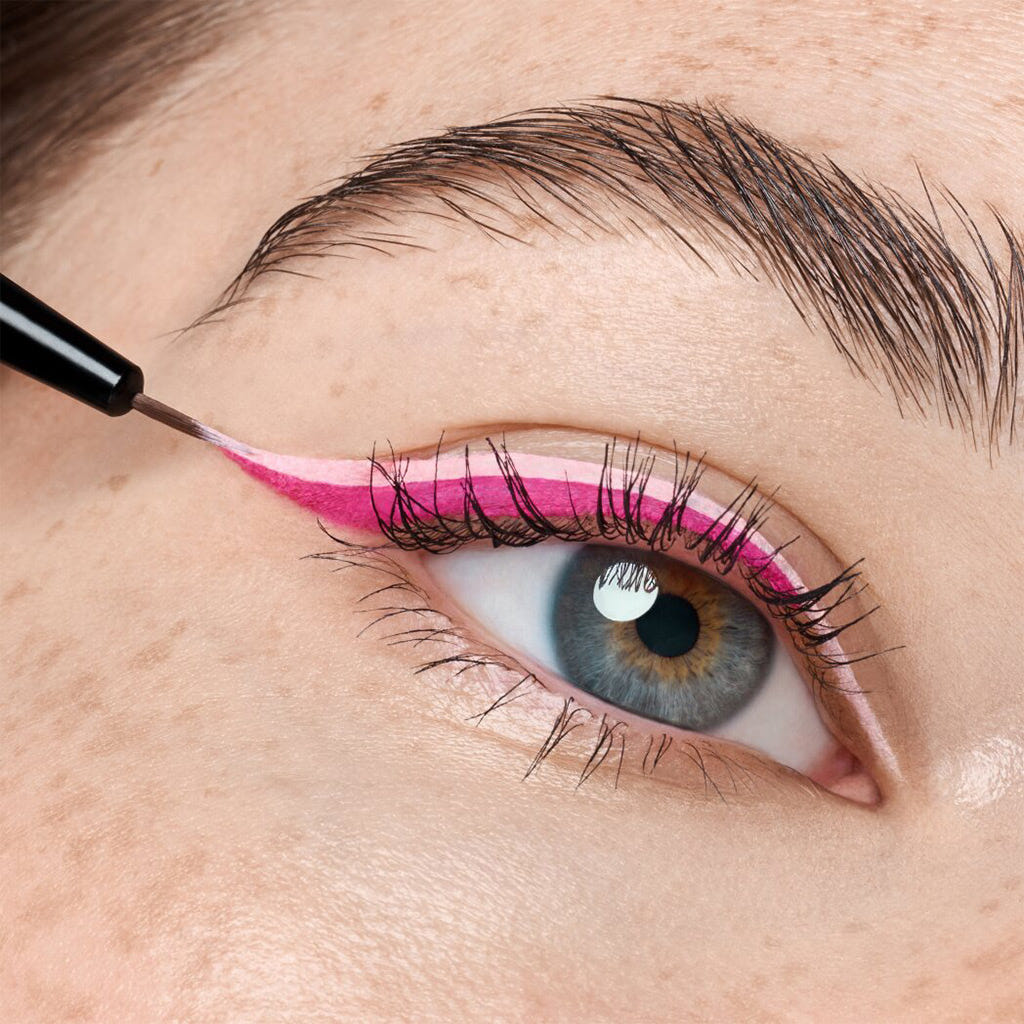 Catrice Cosmetics Magic Perfectors Eyeliner Brush (Model Shot 1)