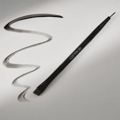 Catrice Cosmetics Magic Perfectors Eyeliner Brush (Lifestyle Shot 3)