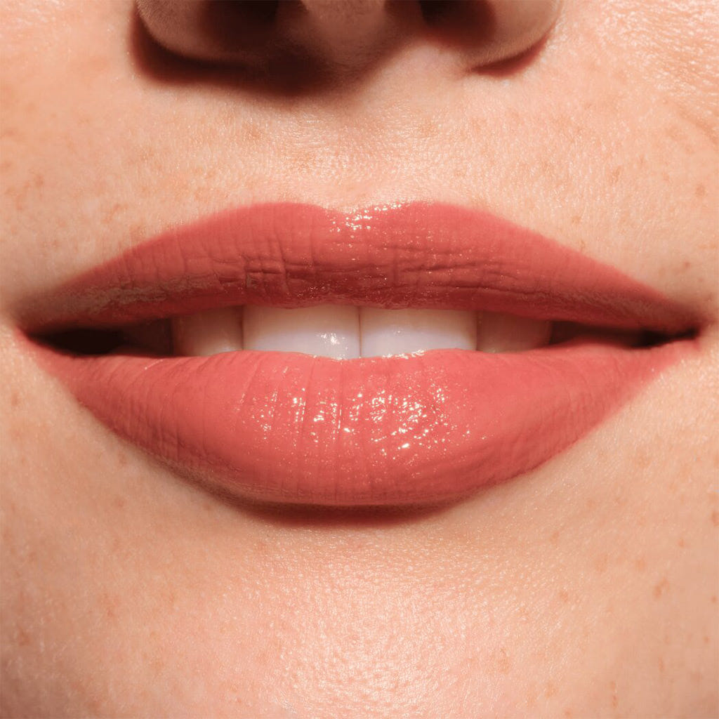 Catrice Cosmetics Melt & Plump Juicy Lip Plumper (1.8g) - Model Shot 2 [030 Tipsy In Love]