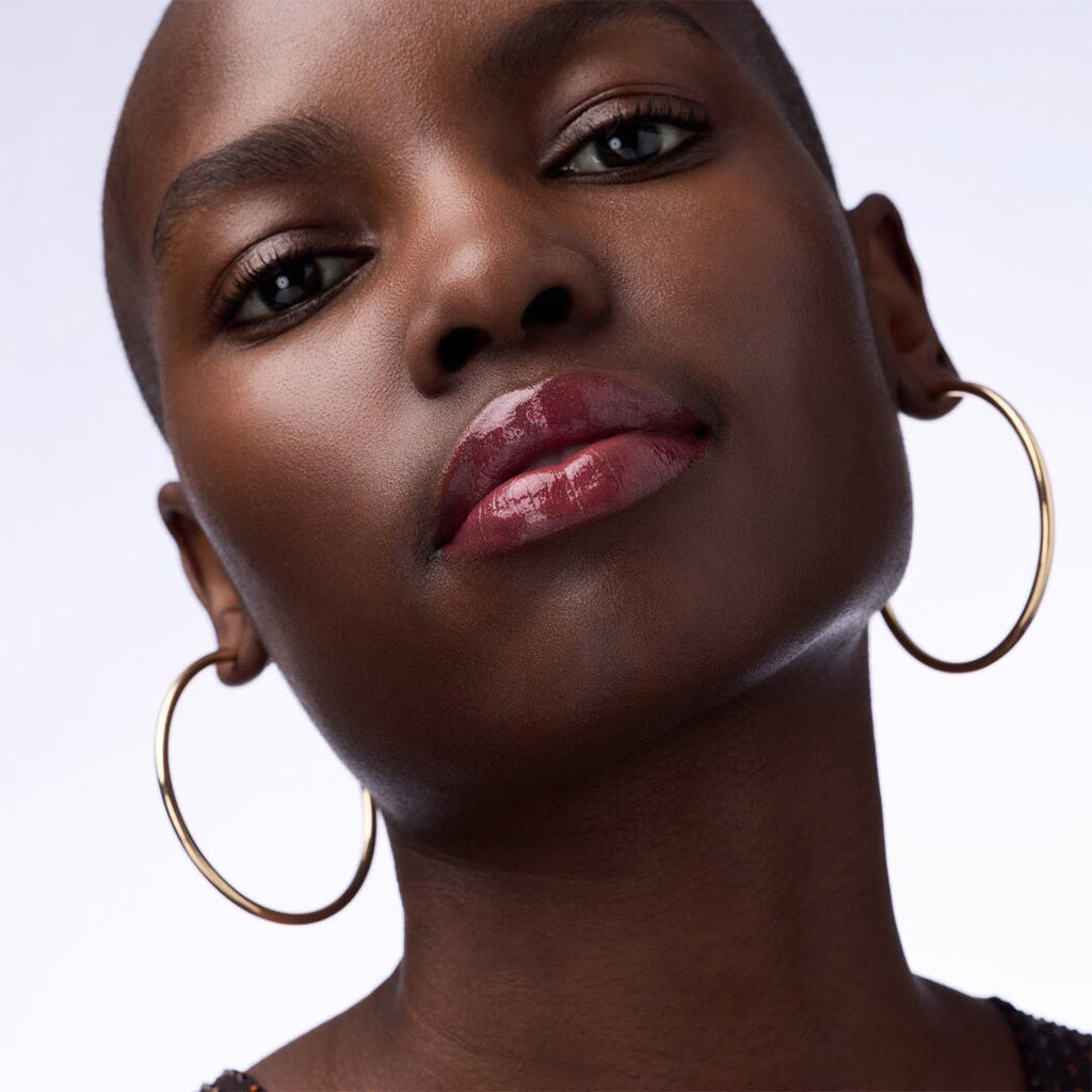 Catrice Cosmetics Melt & Plump Juicy Lip Plumper (1.8g) - Model Shot 5 [050 Tropic Like It's Hot]