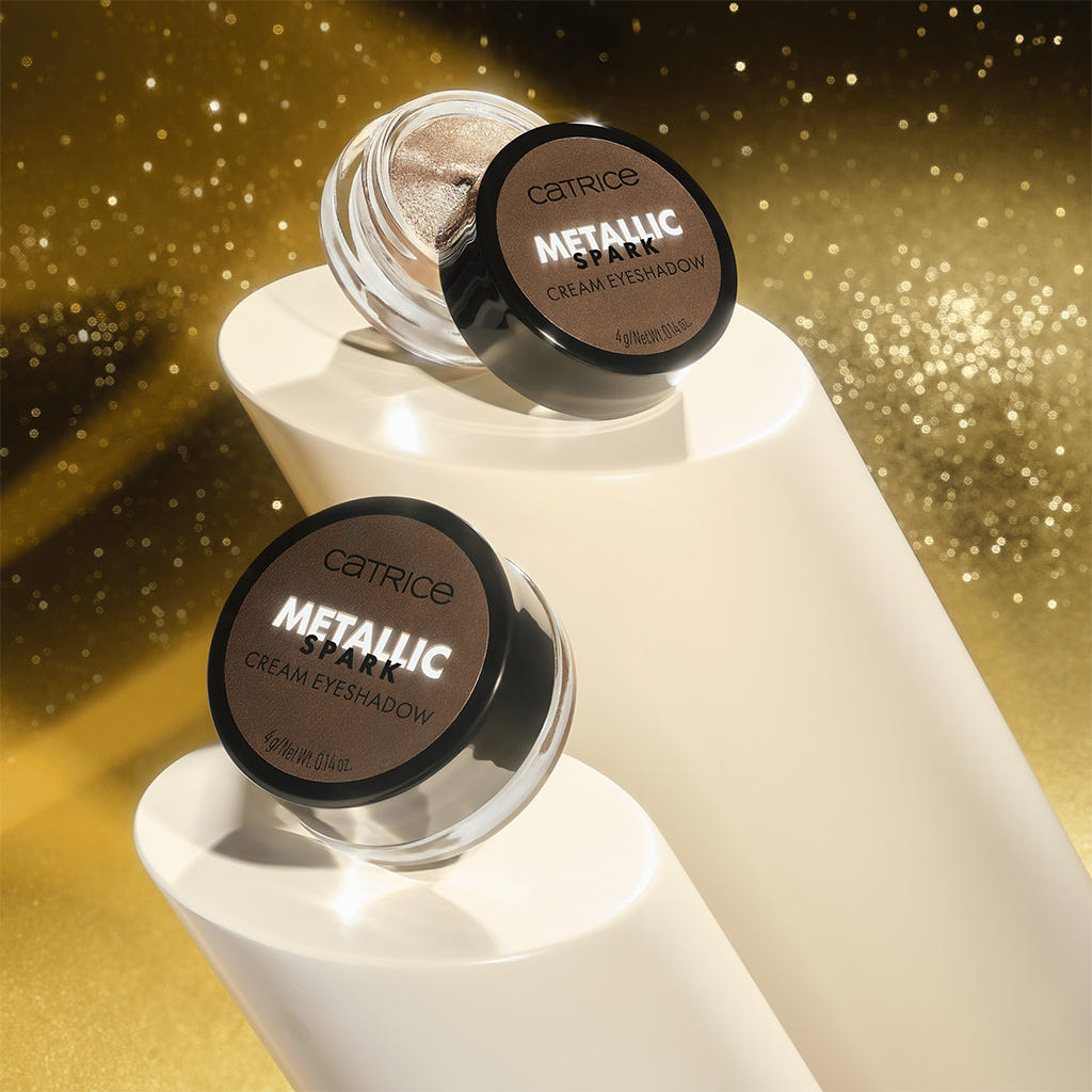 Catrice Cosmetics Metallic Spark Cream Eyeshadow (4g) - Lifestyle Shot 2 [020 Diamond Dust]