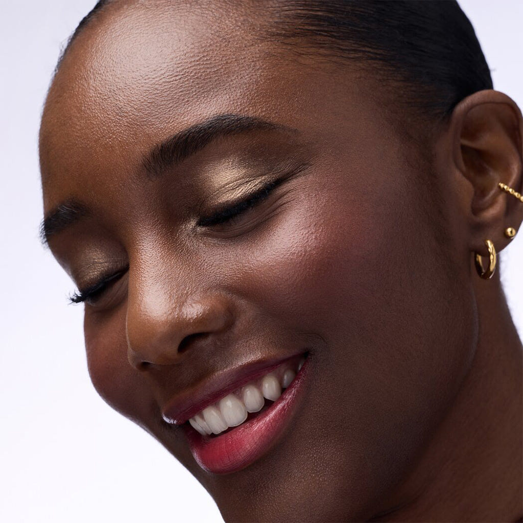 Catrice Cosmetics Metallic Spark Cream Eyeshadow (4g) - Model Shot 4 [020 Diamond Dust]
