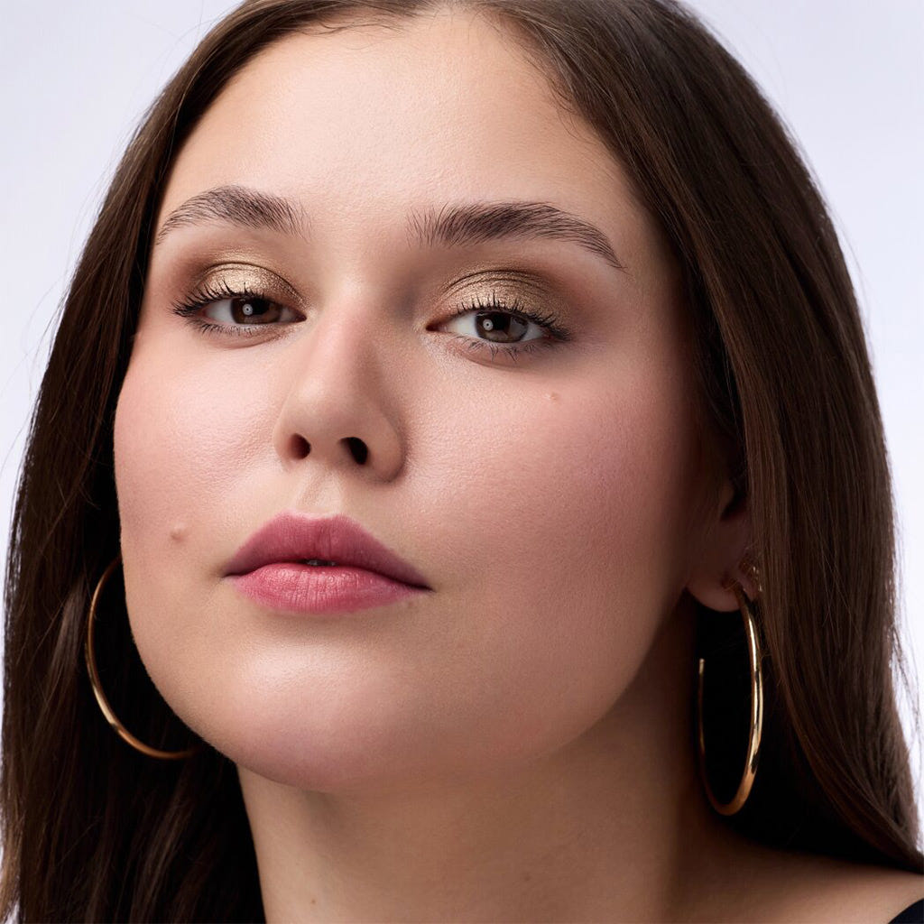 Catrice Cosmetics Metallic Spark Cream Eyeshadow (4g) - Model Shot 5 [020 Diamond Dust]